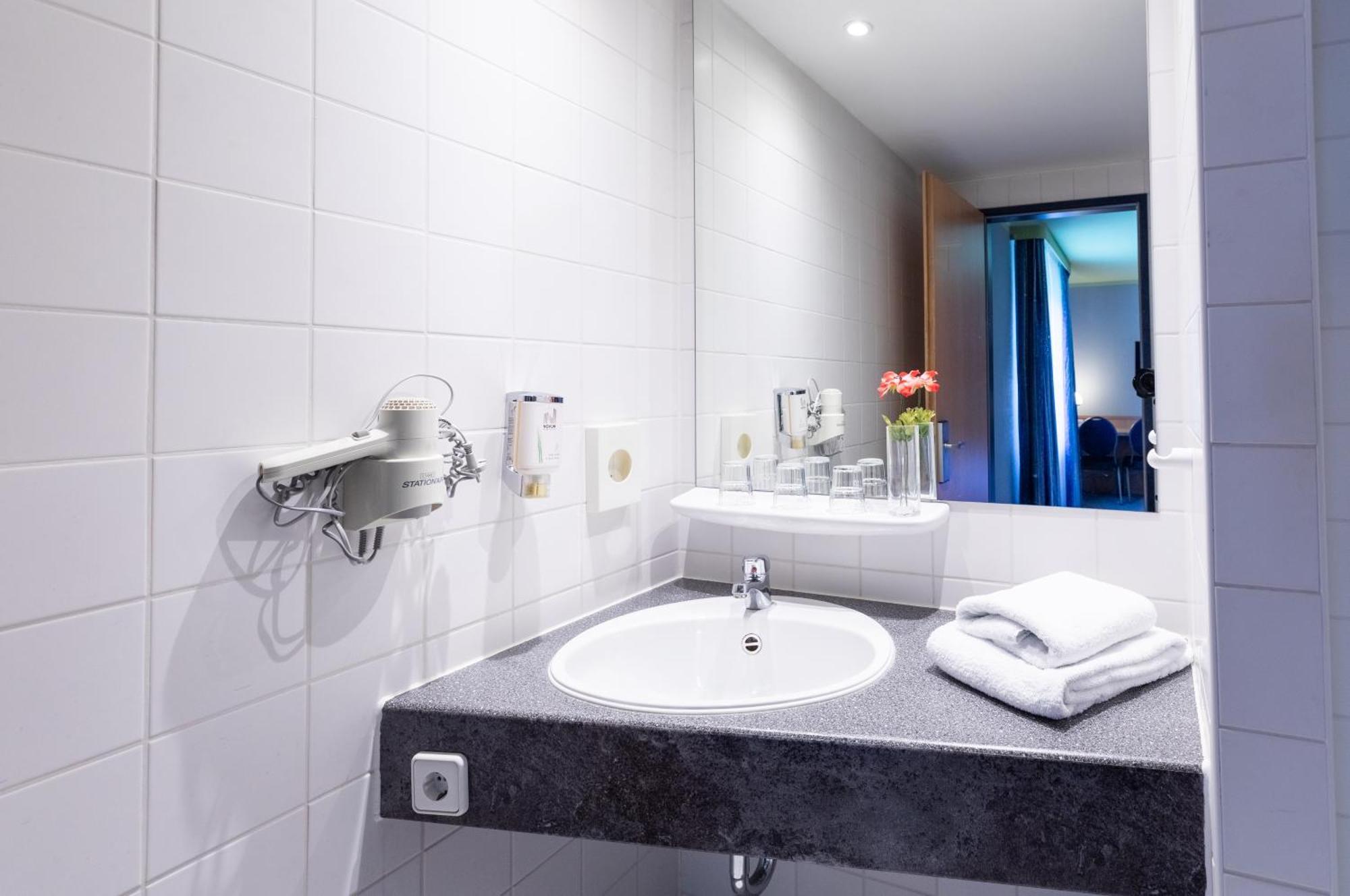 Garner Hotel Cottbus Sued By Ihg Exterior photo