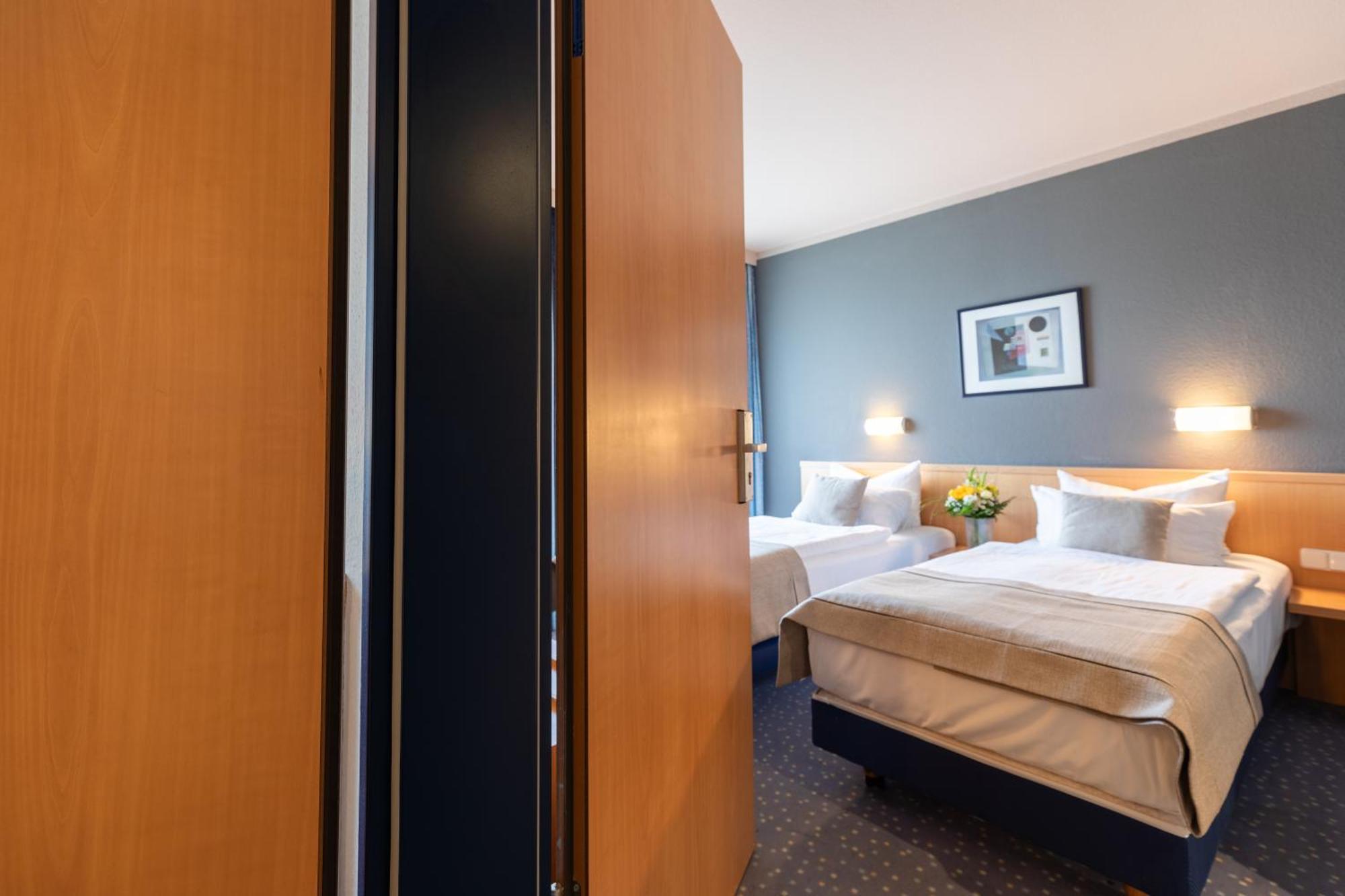 Garner Hotel Cottbus Sued By Ihg Exterior photo