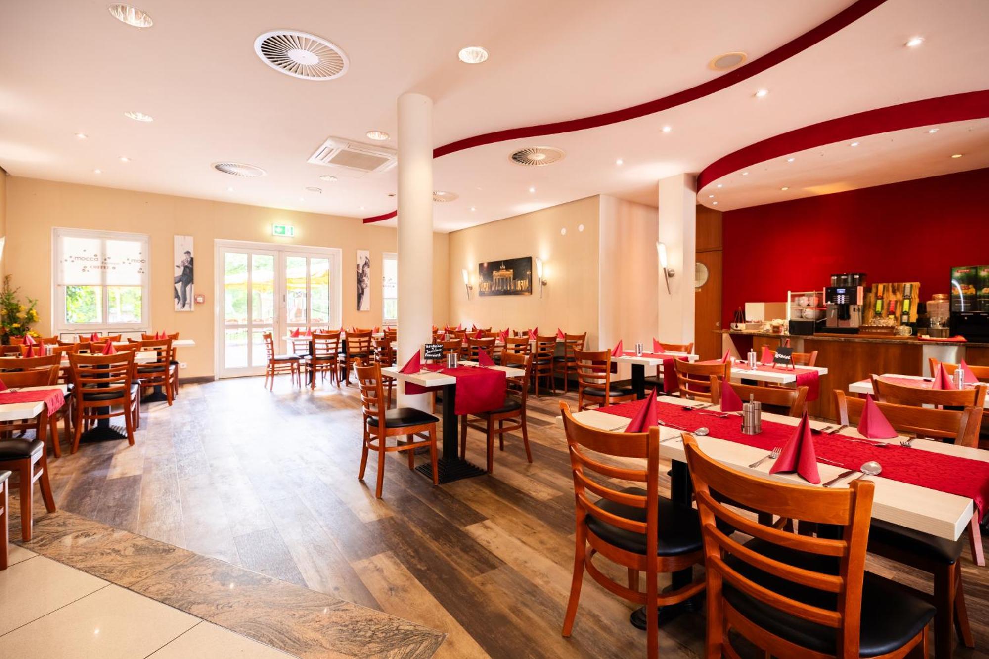Garner Hotel Cottbus Sued By Ihg Exterior photo